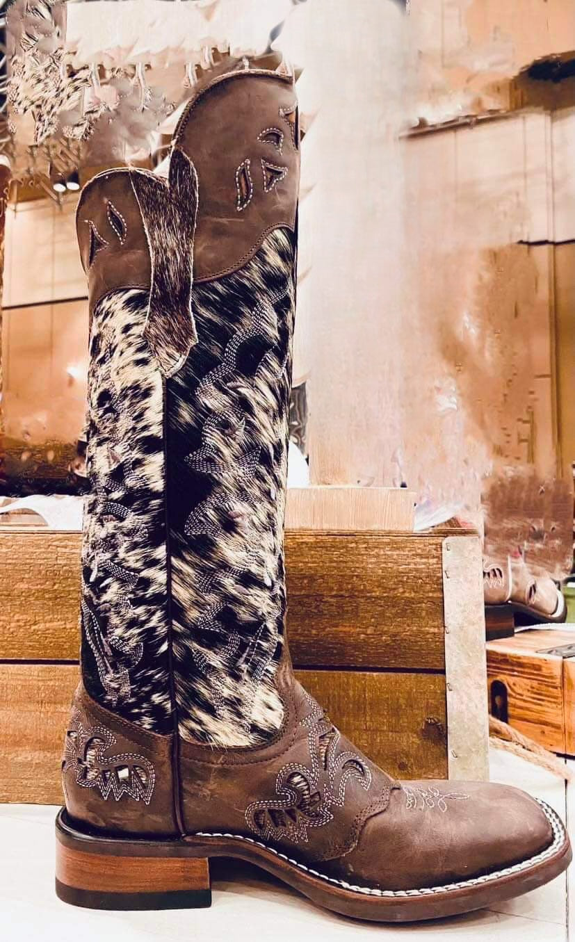 Black and white Hair-On Buckaroo - with Shin Protection